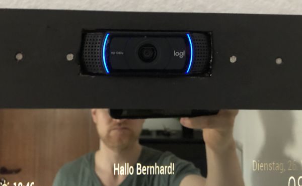 Face recognition greeting on the self-built smart mirror