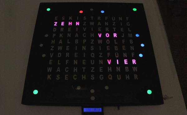 Exact time with minutes (green) and seconds (blue)